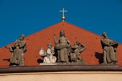 Ansicht Hoffnungskirche. Informationen zu unseren Fördervereinen und der Stiftung.